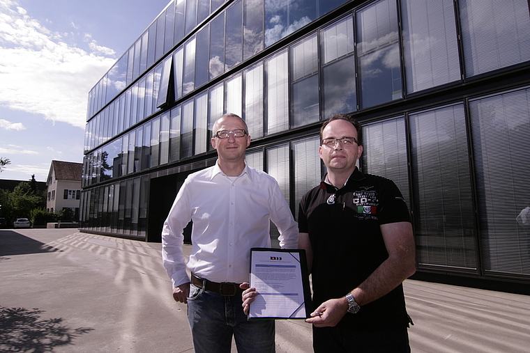 Petition lanciert. Patrick Scarpelli (l.) und Michael Baumberger wollen die Streichung italienischer Kanäle aus dem Grundangebot der Quickline nicht einfach hinnehmen.  Foto: Lukas Hausendorf