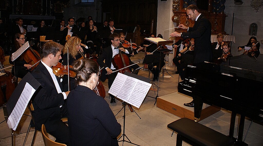 Figaros Hochzeit: Neues Orchester Basel mit Dirigent Christian Knüsel. Fotos: Jürg Jeanloz
