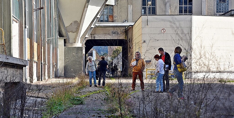 Papierfabrik im Dornröschenschlaf: Bis ein Investor das Areal wachküsst. Foto: Roland Bürki