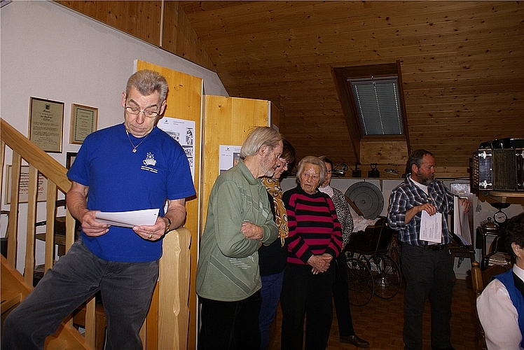 Begrüssung: Edi Liechti, Präsident Handharmonika-Club (l.) und Ambros Hänggi, Präsident Dorfmuseum Nunningen (r.). 