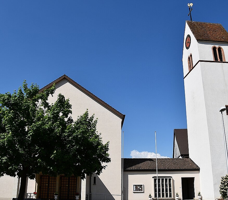 <em>Die Kirche ist nicht im Dorf: </em>In der Kirchgemeinde Büsserach führten Spannungen zum Eklat. Foto: Bea Asper