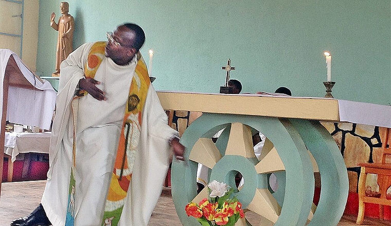 In seiner Heimat Burundi: Pfarrer Célestin Simbanduku. Foto: zVg