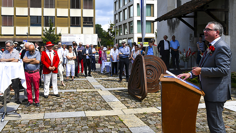 Festansprache: Regierungsrat Remo Ankli erinnerte daran, dass die Gedenkfeier nicht Krieg und Sieg, sondern Freiheit und Frieden zum Inhalt habe.  Foto: Bea Asper