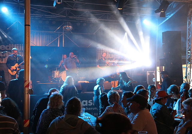 Barrence Whitfield & The Savages: Musik zum Mittanzen. 
