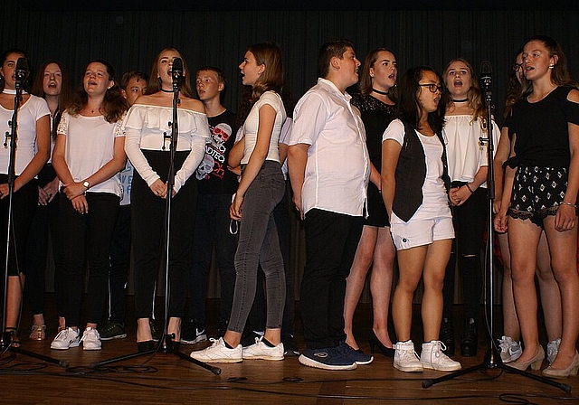 Hallelujah, die Ferien beginnen: Schülerchor Breitenbach. Fotos: Jürg Jeanloz
