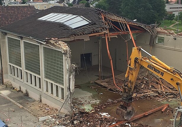<em>Abbruch: </em>Von der alten Turnhalle ist nicht mehr viel übrig.Foto: zvg
