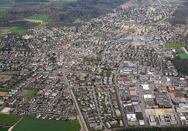 Dicht besiedelt: Freiräume sollen ein Gegengewicht zur Verdichtung schaffen.  Foto: ZVG