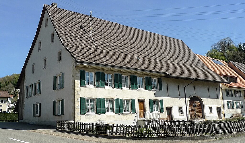 <em>Mehrfamilienhaus: </em>Dieses Bauernhaus an der Bürenstrasse 10, Seewen, wurde 1815 für die Besitzer und für Mieter gebaut. Foto: ZVG<em/>