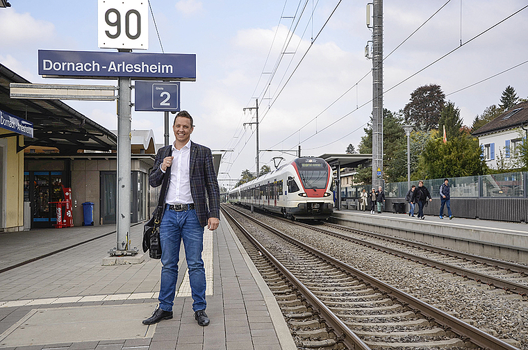 Das Ticket in die Bundeshauptstadt gelöst: Mit der Wahl in den Nationalrat hat Christian Imark (SVP) seiner politischen Laufbahn einen nächsten Meilenstein hinzugefügt. Foto: Thomas Kramer