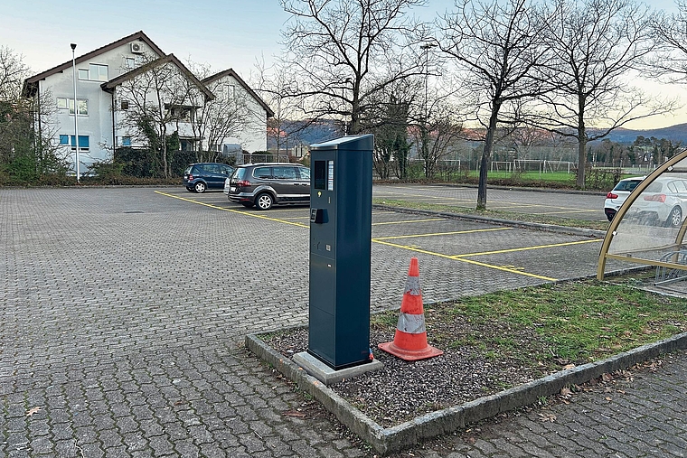 Kostenpflichtiges Parkieren: Seit fast zwei Jahren bewirtschaftet Reinach seine Parkplätze. Foto: Nicolas Blust / Archiv