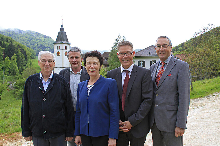 Regierungsrätin und Projektleiter: Willy Dollinger, Hans Weber, Esther Gassler, Roland Fürst, Urs Blaser (v. l.). Foto: Martin Staub