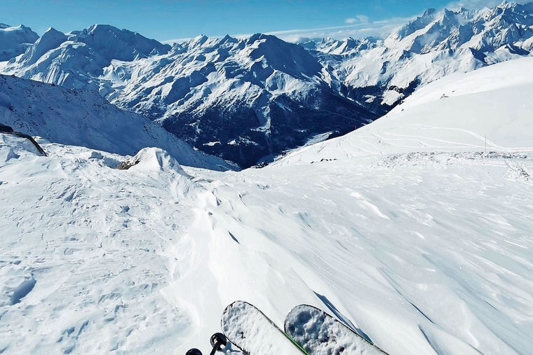 Weisse Pracht: Soll das Skilager zur Förderung des «Nationalsports» beibehalten werden? Foto: Archiv