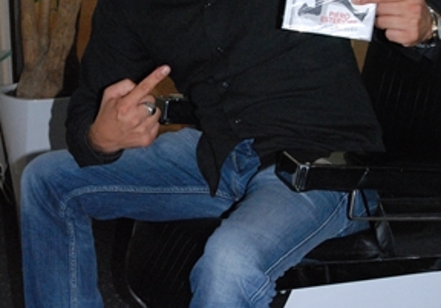 Neues Material: Piero Esteriore hat im Schlachthaus seine neue CD mit im Gepäck. Foto: Melanie Brêchet