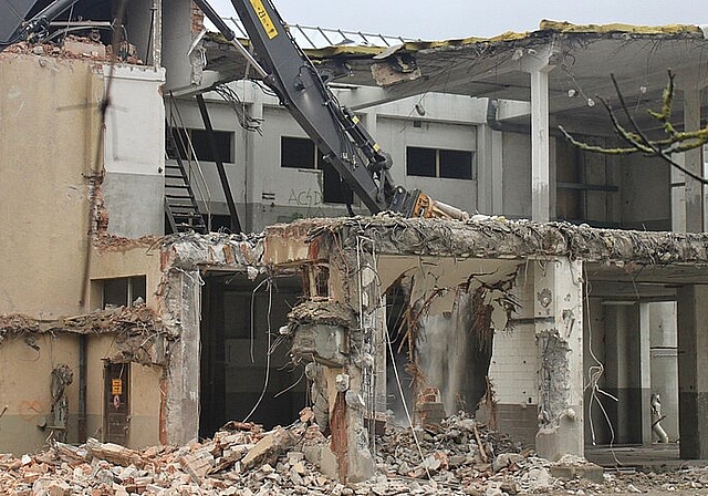 Abbruch: Die Bagger sind vor einigen Tagen aufgefahren. Foto: zvg Reinhard Hänggi, erschwil.
