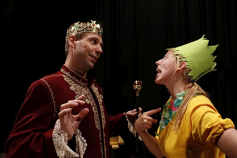 «Ich habe Recht!» Wenn sich König Philippe (Dieter Probst) und Königin Filou (Léonie Wieland) streiten, wirds laut. Foto: ZVG