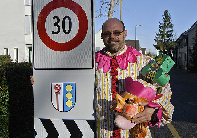 Tempo 30 in Reinach: Dieses heiss diskutierte Thema inspirierte sämtliche Blagettenkünstler, wie Fasnachtsobmann Urs Witta wenige Tage vor der Blagettenausgabe gegenüber dem «Wochenblatt» verrät. Foto: Heiner Leuthardt