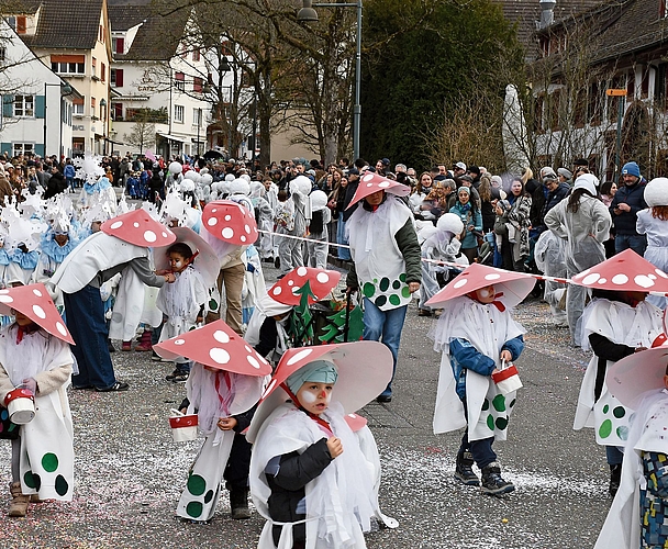 Frei nach Peach Weber: «Überall hets Pilzli draa» – allerdings sollte man bei den weiss gepunkteten Exemplaren Vorsicht walten lassen. 