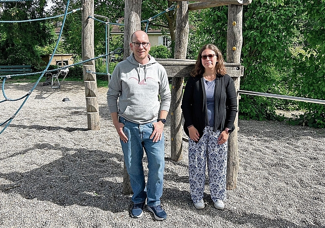 Verfassten einen Brief an den Gemeinderat: Roman Kümin und Slavelina Jauslinkönnen die Ungleichbehandlung der Betreuungsinstitutionen in Arlesheim nicht nachvollziehen. Foto: nicolas blust