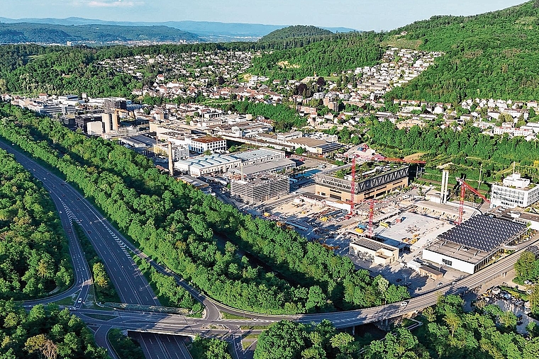 «Umfahrung Süd»: Beim Autobahnanschluss Reinach Nord neben dem Entwicklungsgebiet Uptown Basel soll das Tunnelportal zu liegen kommen. Foto: zvg