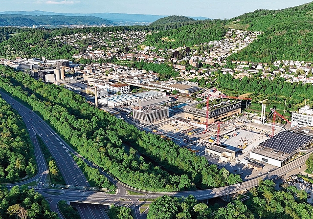 «Umfahrung Süd»: Beim Autobahnanschluss Reinach Nord neben dem Entwicklungsgebiet Uptown Basel soll das Tunnelportal zu liegen kommen. Foto: zvg