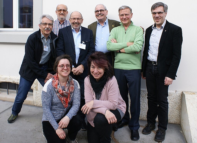 Vorstand des Vereins: (v.l.) Damen: Sandra Arnold und Susanne Brodbeck; Herren: Arthur Rohrbach, Heinz Wüthrich, Fritz Aebi, Co-Präsidenten Hans Schmid und Othmar Cueni sowie Landratspräsident Franz Meyer. Fotos: Jürg Jeanloz
