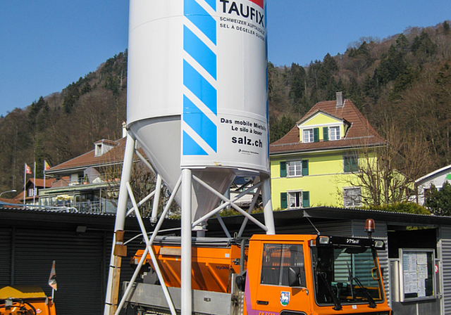 Fahrsilo für Streusalz: Gegen einen Koloss in dieser Art regt sich Widerstand.  ZVG/Schweizer Salinen AG