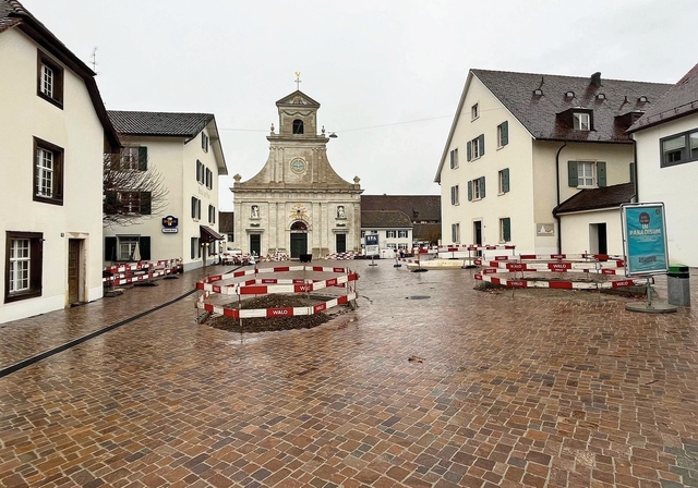 Klosterplatz: Mit der Neugestaltung bestand die Möglichkeit, im Boden die Leitungen für einen Wärmeverbund zu verlegen. Foto: Bea Asper