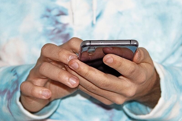 Digital verunsichert: Die rasanten Veränderungen im Bereich Kommunikation stellen bisherige Erziehungsmethoden
vor grosse Herausforderungen. Symbolbild: Pixabay.com