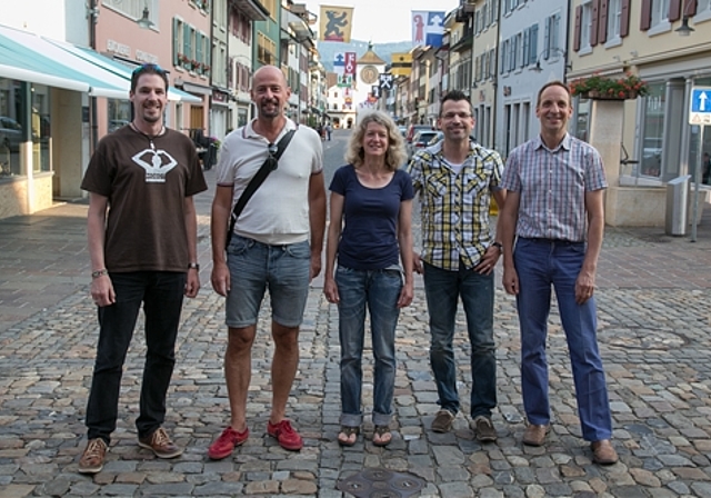Ohne sie läuft nix: «Chefköchin» Monika Fluri umrahmt von Lukas Reinhard, Administration, Anmeldungen; Peter Paulmichl, Speaker; Stefan Thüring, Finanzen, Administration; Werner Mayr, Werbung, Presse (v.l.).Foto: Martin Staub 