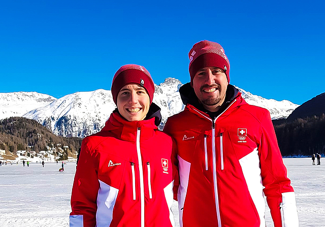 Auf Erfolgskurs: Flavio Gross (l.) mit Nationalcoach Kalon Dobbin in St. Moritz, wo die Eisschnelllauf-Wettkämpfe auf dem zugefrorenen See stattfinden.  Foto: ZVG