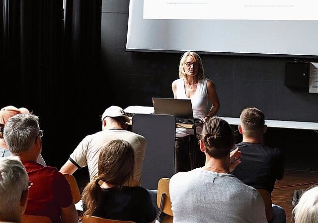 Thema Ombudsstelle: Vera Feldges erklärt, was die Ombudsstelle ist und was sie macht. FOTO: CARLO LANG