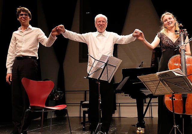 Drei Künstler, die sich musikalisch in nichts nachstehen: Lucas Debargue, Gidon Kremer und Marie-Elisabeth Hecker. Foto: Thomas Brunnschweiler