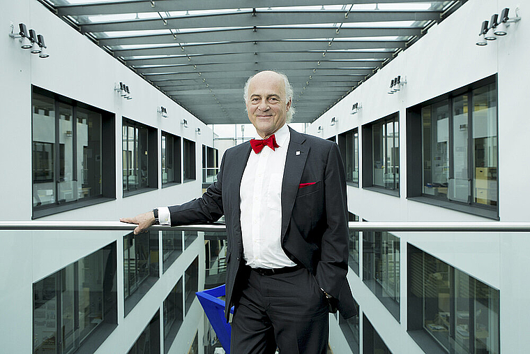 Nie ohne Fliege: Der Unternehmer Klaus Endress kann zu Recht als eine der wichtigen Persönlichkeiten der Region gelten.  Foto: ZVG