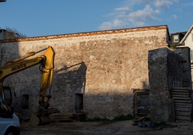 Umstritten: Der Wiederaufbau der Ringmauer in der Viehmarktgasse. Foto: Jürg Jeanloz
