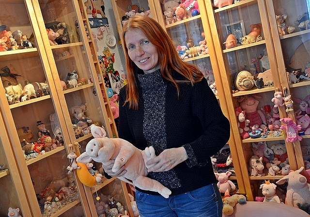 Säuli, so weit das Auge reicht: Hildegard Lieberherr mit ihrem Liebling Arnold. 