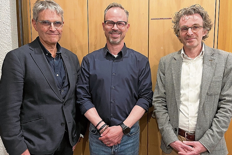 Diskutierten über Steuern: (v.l.) Thomas Steiner, Leiter Finanzen beim Amt für Gemeinden, Andreas Stoecklin, Präsident der IG Flüh, und Kurt Schmidheiny, Professor für Ökonomie der Wissenschaftlichen Fakultät in Basel. Foto: Bea Asper