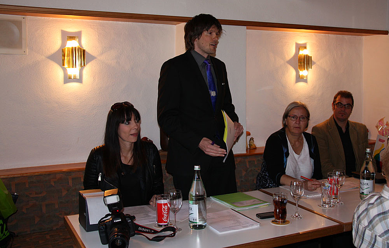 GV Gewerbeverein Gilgenberg: Vorstandsmitglied Michèle Corbat, Präsident Simon Haener, Kassier Dora Stebler, Vizepräsident Ermando Imondi (v. l.). Foto: Gaby Walther