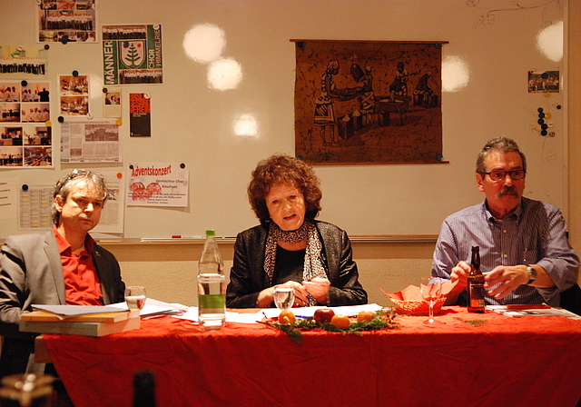 Offenherzig: Philipp Hadorn, Bea Heim und Roberto Zanetti erzählen von der Wintersession in Bern (v.l.).   Foto: Melanie Brêchet