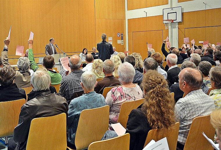 Die einzige offene Abstimmung: 62 Stimmberechtigte setzten eine geheime Schlussabstimmung durch, 35 Stimmen hätten genügt.
