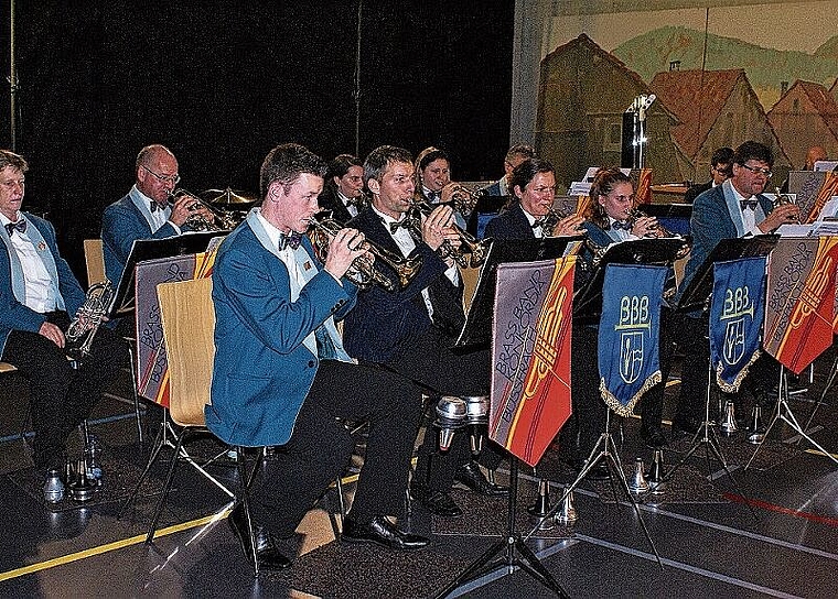 Gemeinsames Konzert: Die Brass Band Breitenbach und die Brassband Konkordia Büsserach musizierten zusammen. Foto: Jürg Jeanloz