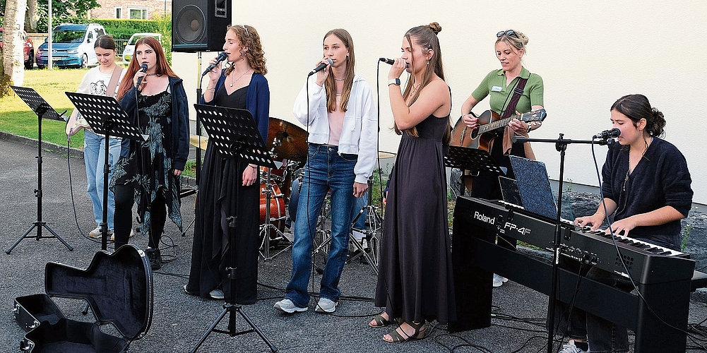 Rockten den Pausenplatz: The Ladies. Fotos: Thomas Brunnschweiler Rockten den Pausenplatz: The Ladies. Fotos: Thomas Brunnschweiler