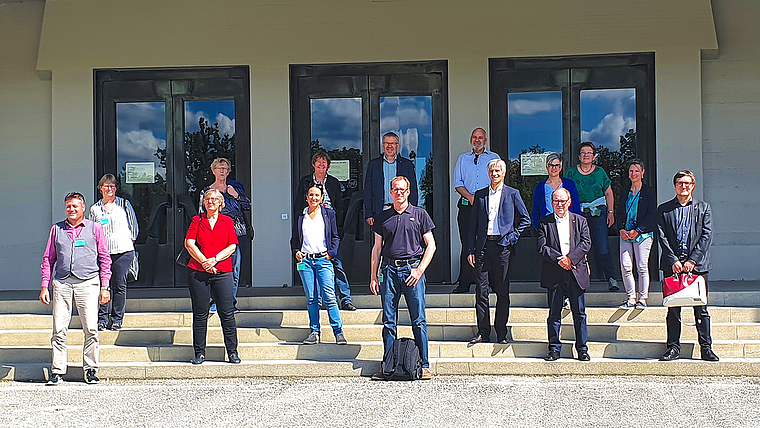 Tour beim Goetheanum: Das Wochenblatt begleitete die Gruppe auf der Führung Foto: Fabia Maieroni