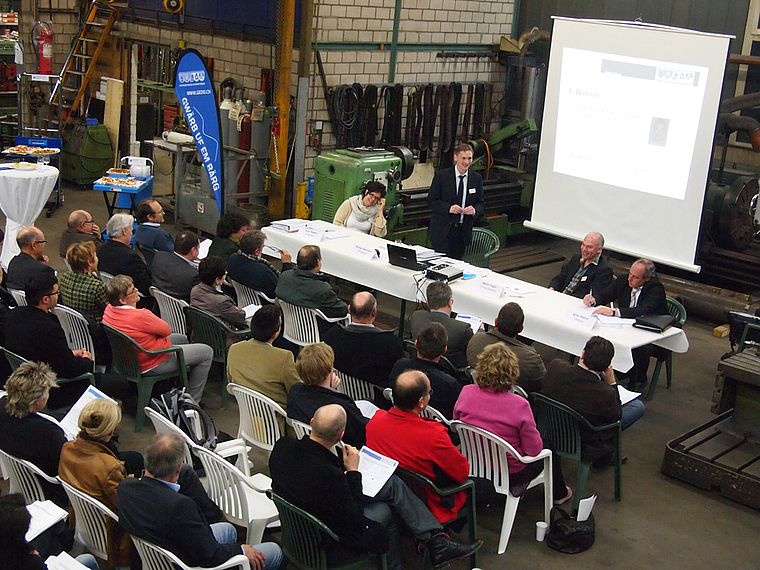Zu Gast bei einem Mitglied: Der Gewerbeverein Dorneckberg versammelte sich im Werkgebäude der Hebetec AG in Nuglar. Foto: T. Gfeller