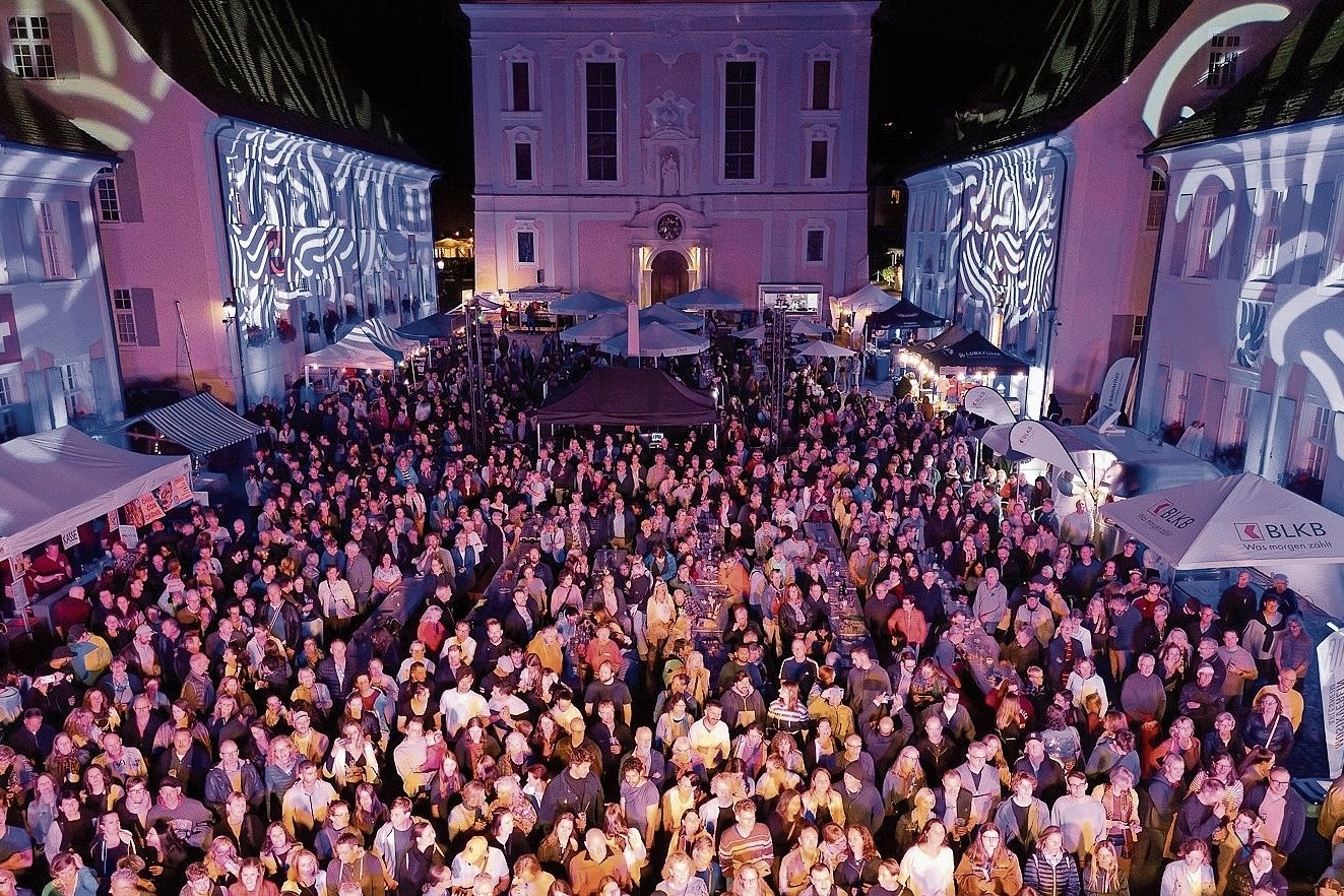 Voller Domplatz: Gegen 6000 Besucherinnen und Besucher zog das Fest an. Fotos: BLKB 