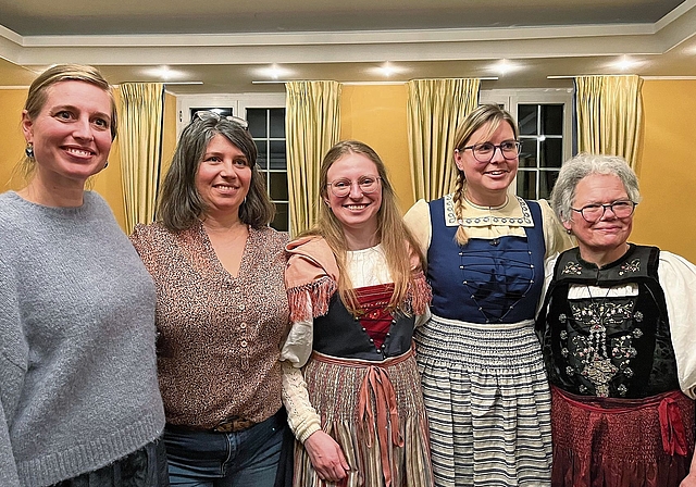 Der Bäuerinnen- und Landfrauenverein hat keine Schwierigkeiten, Frauen für den Vorstand zu finden: (v.l.) Michelle Meier, Stephanie Leonhard, Maria Kupferschmid, Miriam Hauser und Präsidentin Ida Schaffter. Foto: Bea Asper