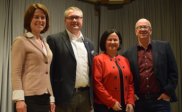 FDP-Schwergewichte: (v.l.) FDP Schweiz Praesidentin Petra Gössi, Landammann Remo Ankli, RR-Kandidatin Marianne Meister, FDP Amteipräsident Hanspeter Stebler. Foto: Bea Asper