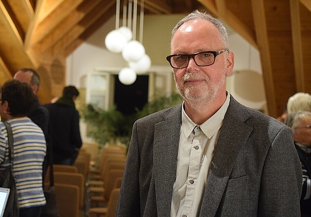 Der Referent: Kurt Bütikofer im Breitenbacher Fridolinssaal. Foto: Bea Asper