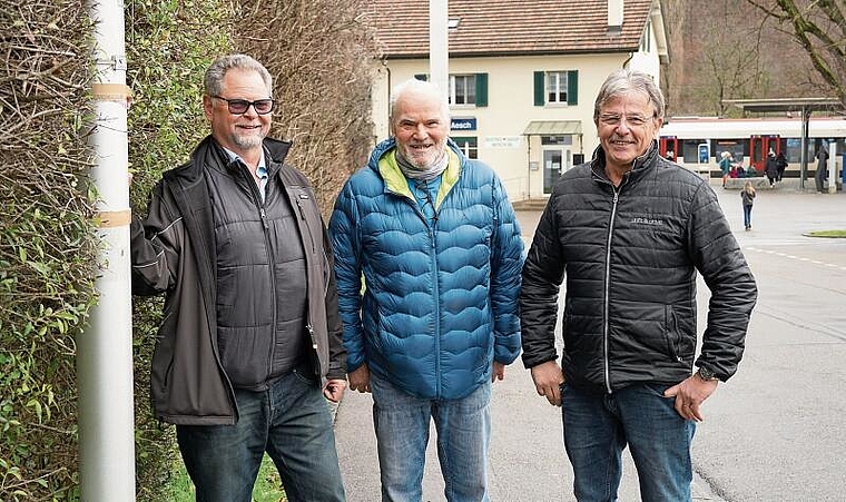 Wollen keine dunklen Strassen: (v. l.) Thomi Schmidli, Andreas Häring und Ruedi Schmidlin. Foto: Tobias Gfeller