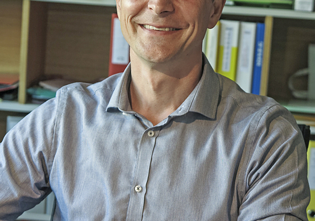 Im Gespräch: Gemeindepräsident Christian Schlatter.  Foto: Edmondo Savoldelli