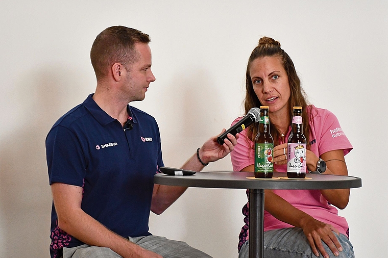 Freuen sich auf die neue Saison: Geschäftsführer Fabio Back und Trainerin Melanie Cina. Foto: Fabian Schwarzenbach